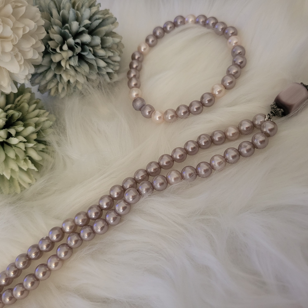 Elegant Pearl Necklace and Bracelet Set